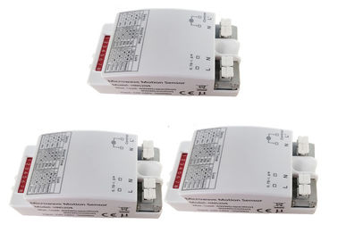 สีขาว AC เครื่องตรวจจับการเคลื่อนไหวสวิทช์ 220 ~ 240VAC HNS204 เปิด / ปิด และ Lux Off ฟังก์ชัน