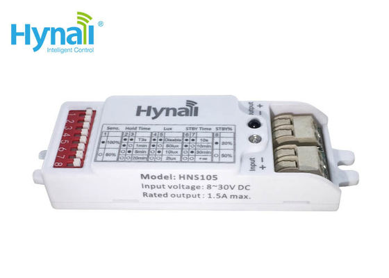 1.5A เครื่องตรวจจับการเคลื่อนไหวที่สามารถปรับความสว่างได้ HNS105 8-30VDC การควบคุมแสงเข้า
